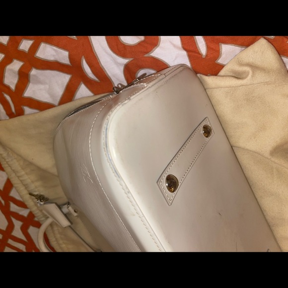 Authentic Louis Vuitton Alma Epi - Picture 6 of 8